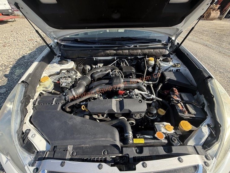 2013-subaru-outback-image-11