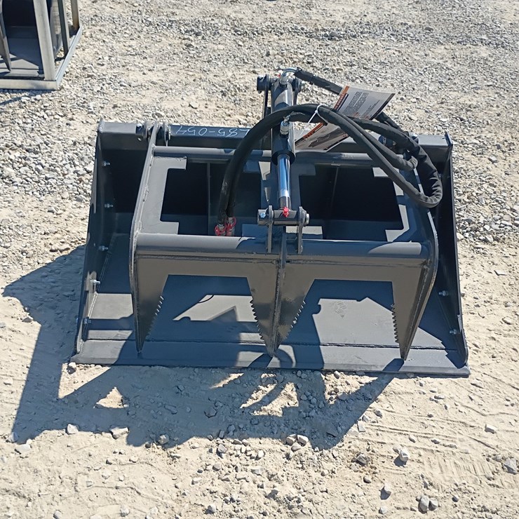 #L85-054 • Landhonor Grapple Bucket Mini Skid Steer Attachment