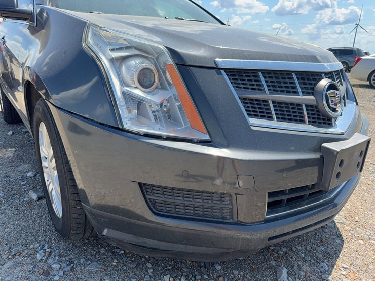 2012-cadillac-srx-image-32