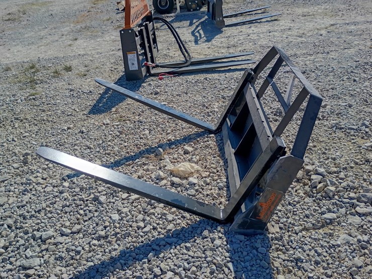 #l85-014-•-landhonor-pallet-fork-mini-skid-steer-attachment-image-2
