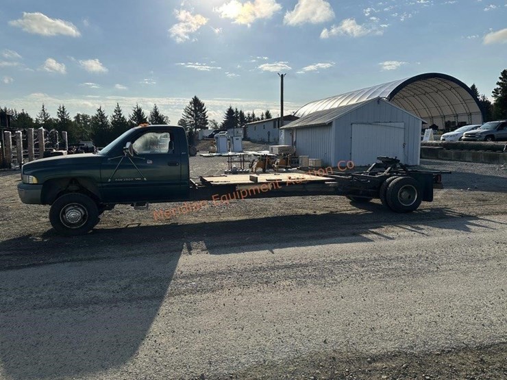 1999-dodge-ram-3500-image-2