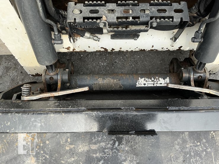 2022-bobcat-t770-image-12