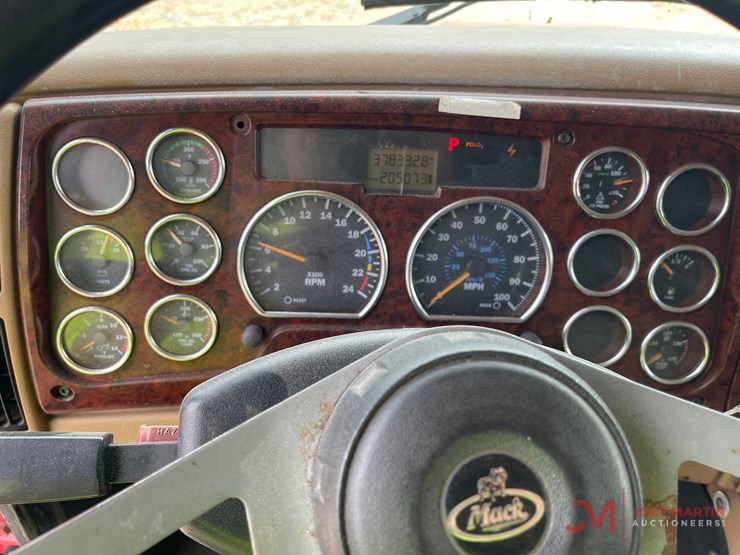 2007-mack-cv713-granite-tri-axle-dump-truck-image-27