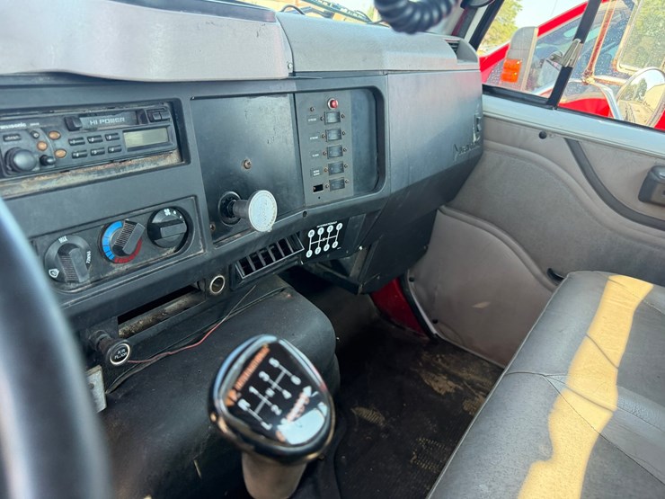 2000-international-4700-image-67