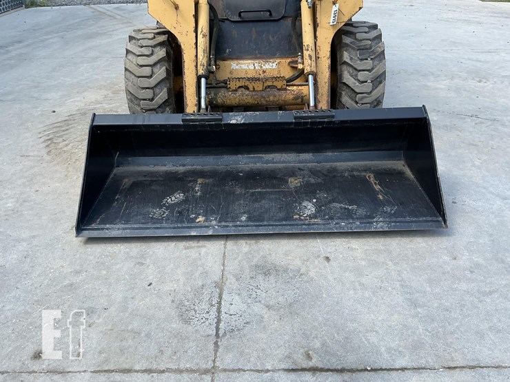 2006-deere-328-image-9