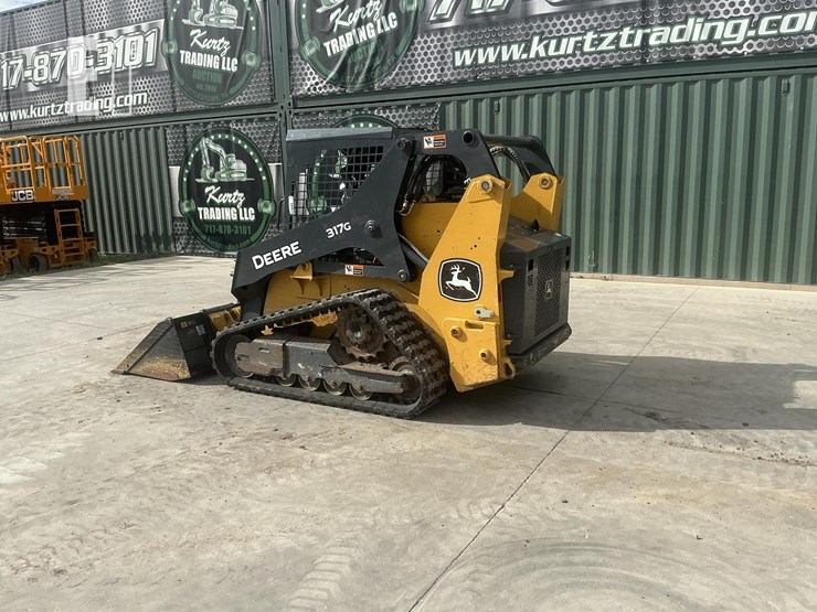2023-deere-317g-image-2