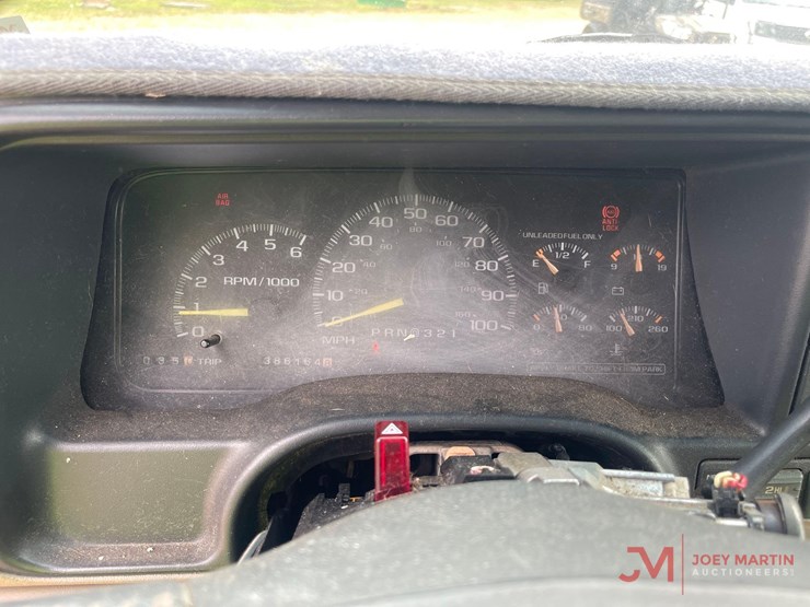 1998-chevrolet-tahoe-image-23