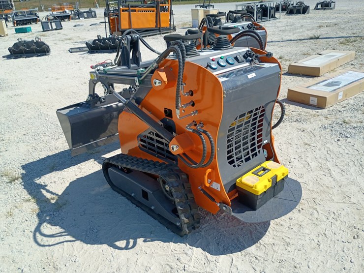 #l85-072-•-2026-landhonor-me380-mini-skid-steer-image-6