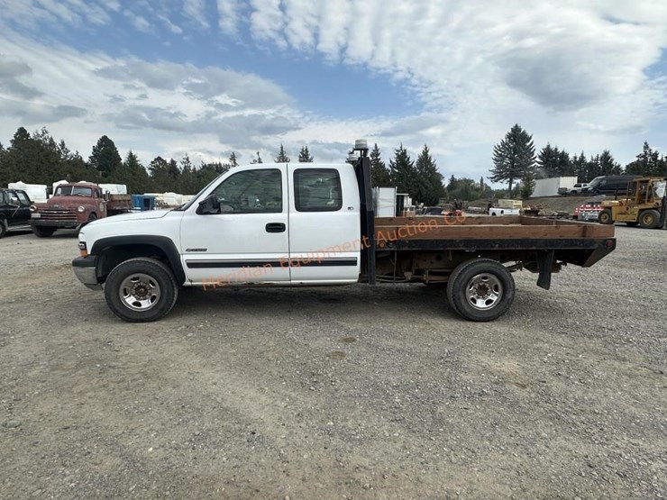 2000-chevrolet-k2500-image-2