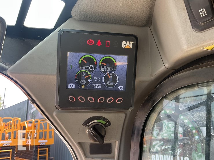 2020-caterpillar-246d3-image-15