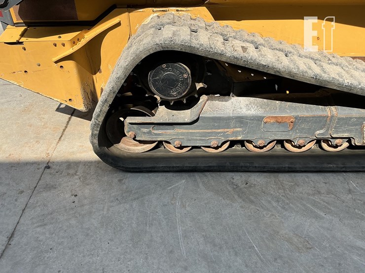 2020-deere-333g-image-10