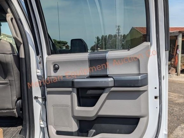2016-ford-f150-xlt-image-41