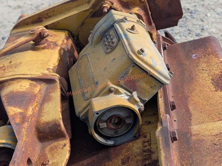 caterpillar-22-image-8