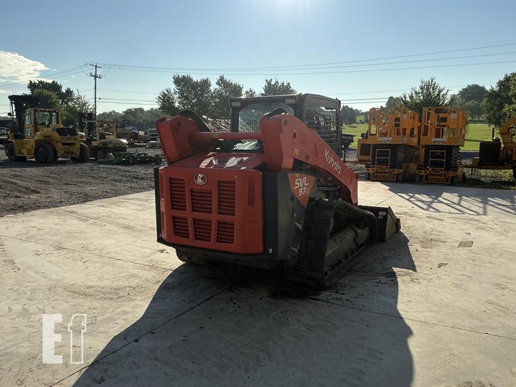 2023-kubota-svl97-2-image-4