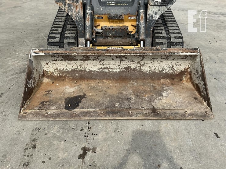 2020-deere-331g-image-11