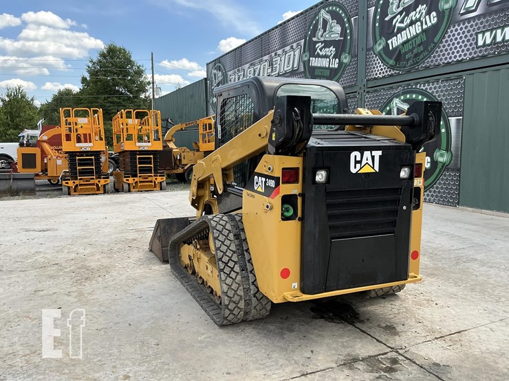 2015-caterpillar-249d-image-2