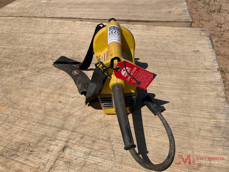 2-hp-concrete-vibrator-with-shoulder-strap-image-3