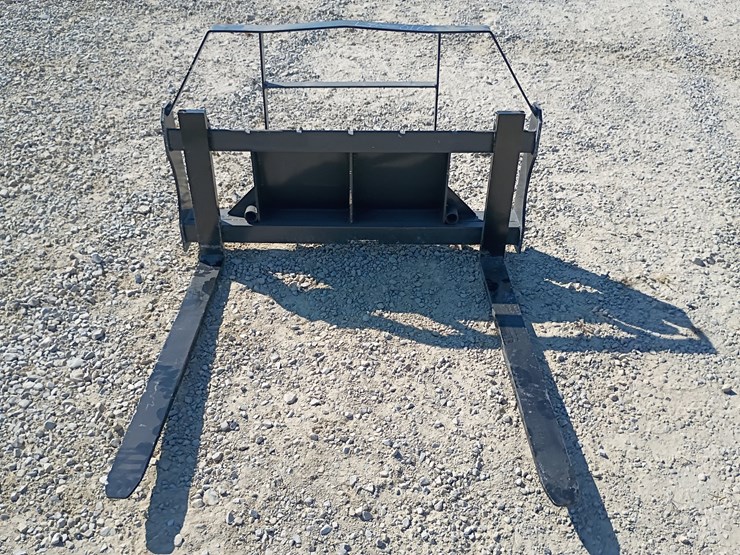 #l85-016-•-landhonor-pallet-fork-mini-skid-steer-attachment-image-1