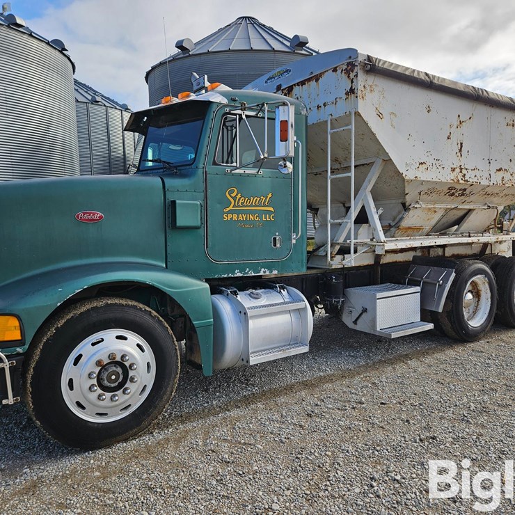 1990 PETERBILT 579