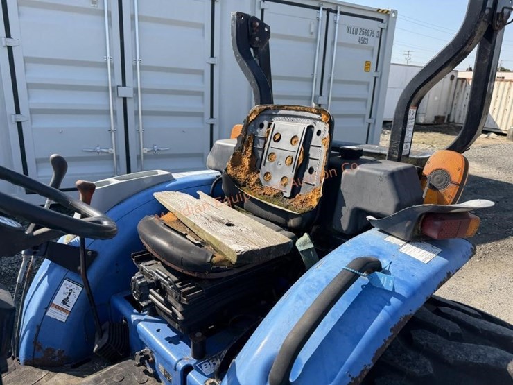 new-holland-boomer-50-image-13