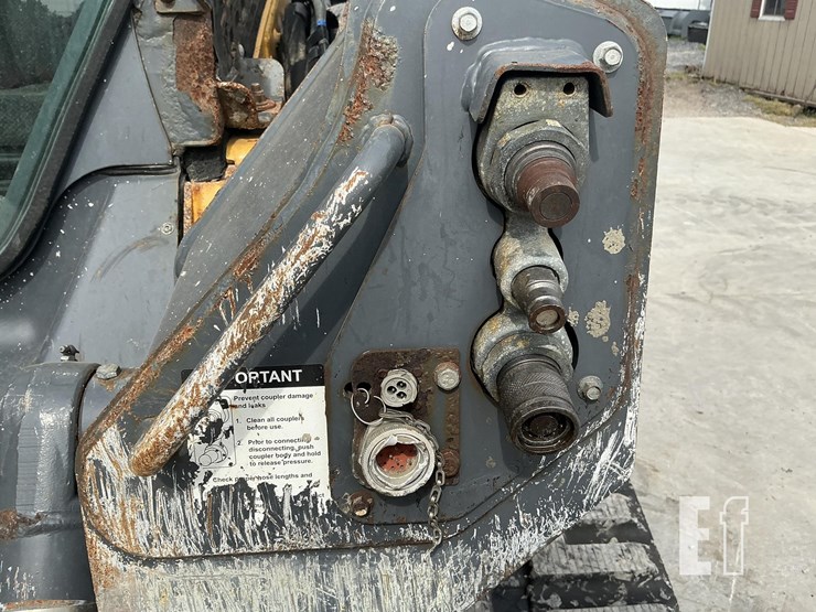 2020-deere-331g-image-13