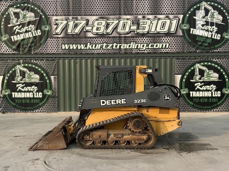 2014-deere-323e-image-1