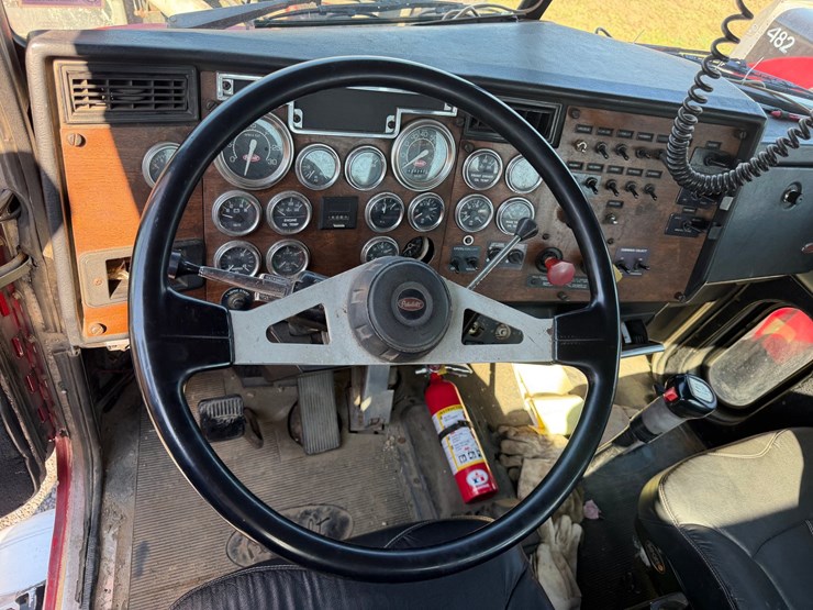 1997-peterbilt-378-image-118
