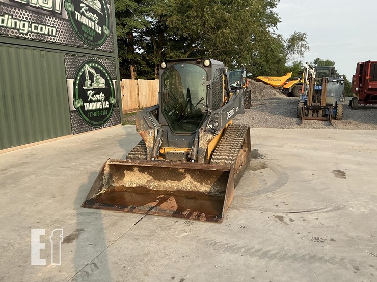 2014-deere-323e-image-8
