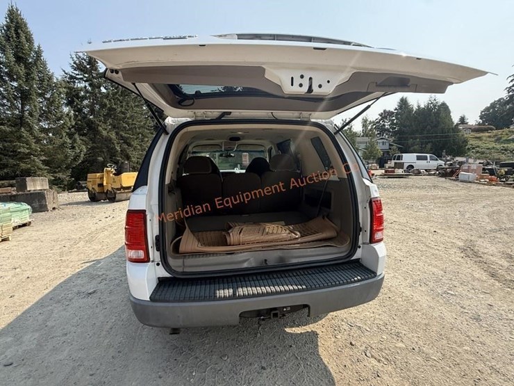 2002-ford-explorer-xlt-image-16