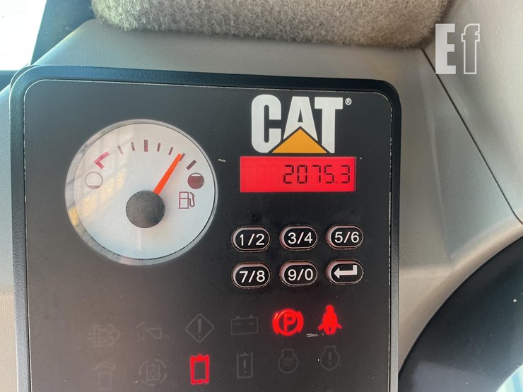 2020-caterpillar-249d3-image-17