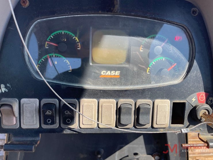 2018-case-750m-lgp-image-19