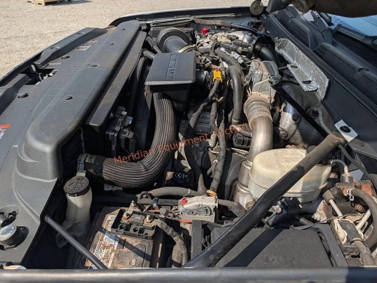 2017-chevrolet-silverado-3500-image-30