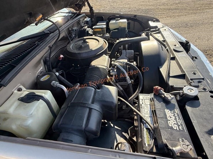 1995-chevrolet-suburban-1500-ls-image-19
