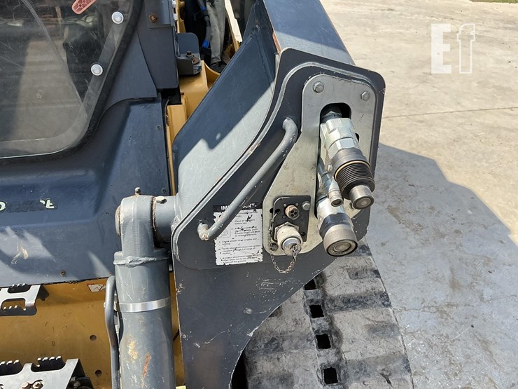 2020-deere-333g-image-13