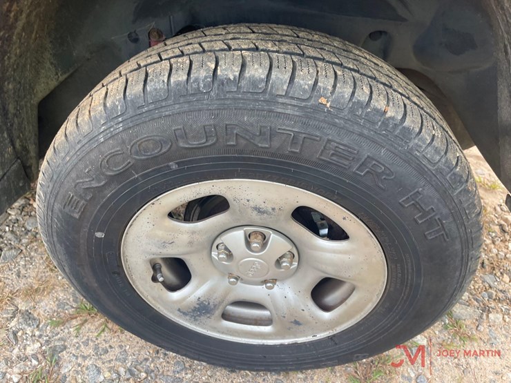 2005-jeep-liberty-image-11