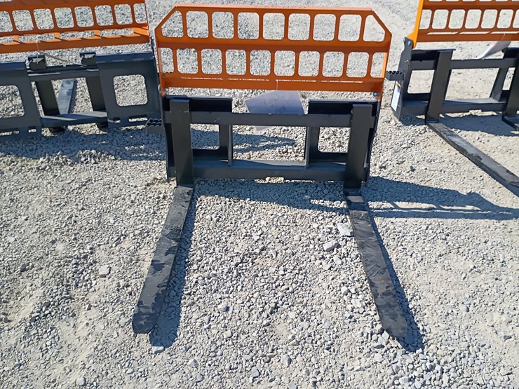 #l85-020-•-landhonor-pallet-fork-skid-steer-attachment-image-1
