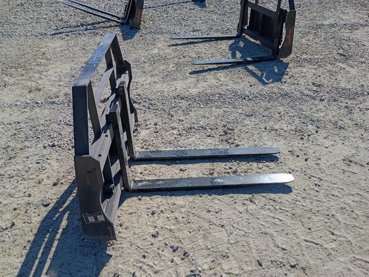 #l85-017-•-landhonor-pallet-fork-mini-skid-steer-attachment-image-4