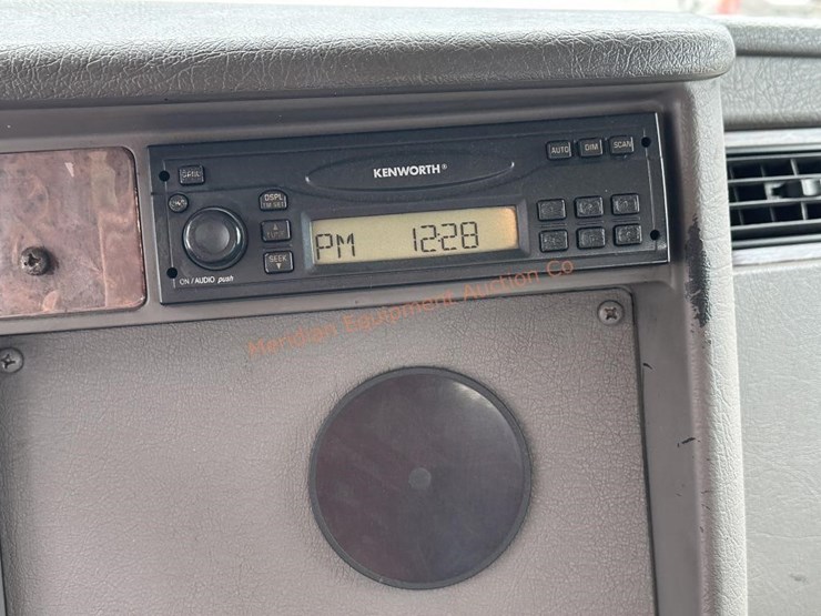 2007-kenworth-t300-image-30