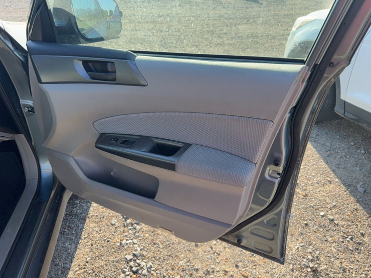 2012-subaru-forester-image-27