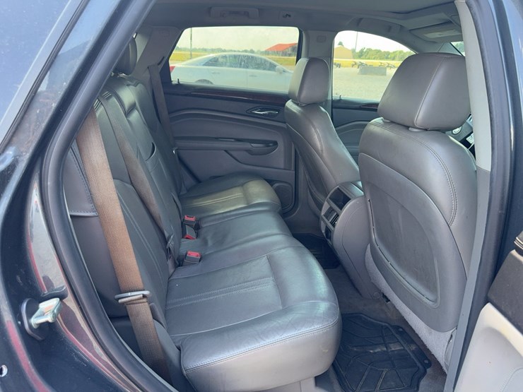 2012-cadillac-srx-image-19