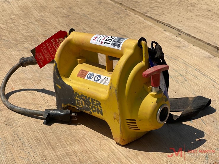 2-hp-concrete-vibrator-with-shoulder-strap-image-1