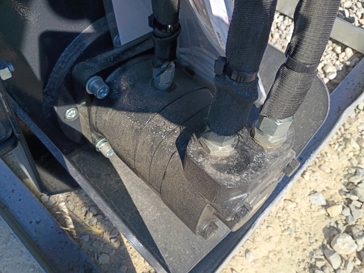 #l85-011-•-landhonor-power-rake-skid-steer-attachment-image-10