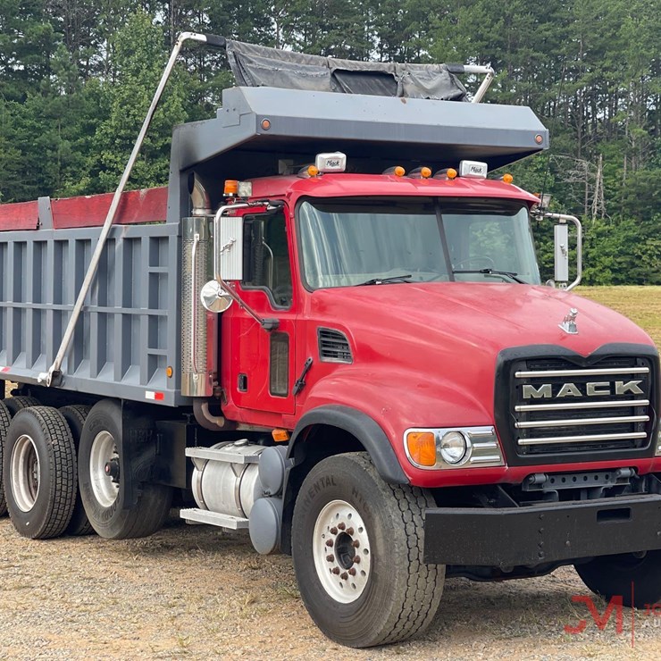 2007 MACK CV713 GRANITE TRI-AXLE DUMP TRUCK