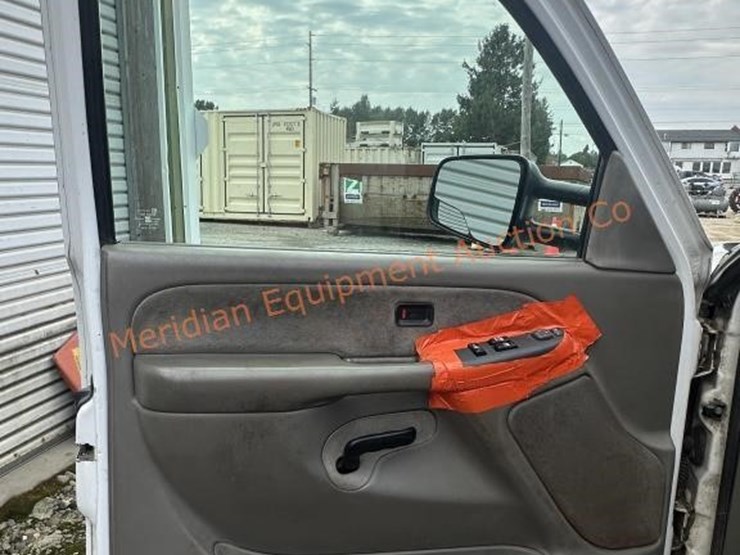 2000-chevrolet-k2500-image-20