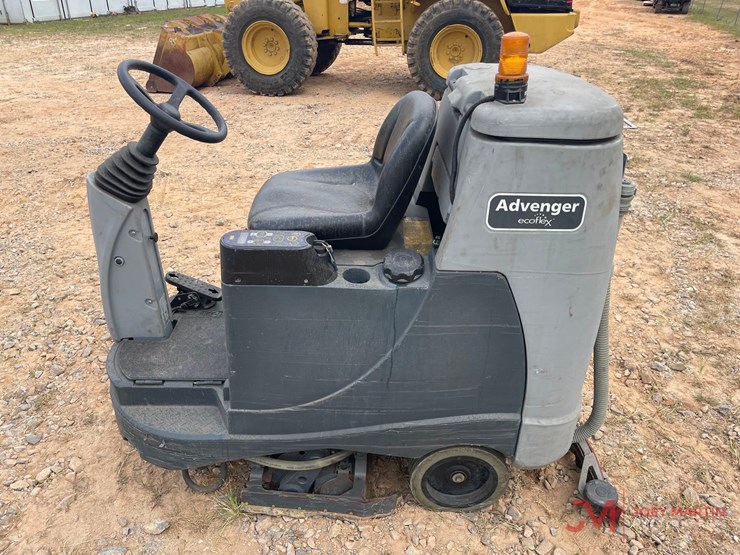 advance-avenger-x2805c-electric-floor-cleaner-image-6