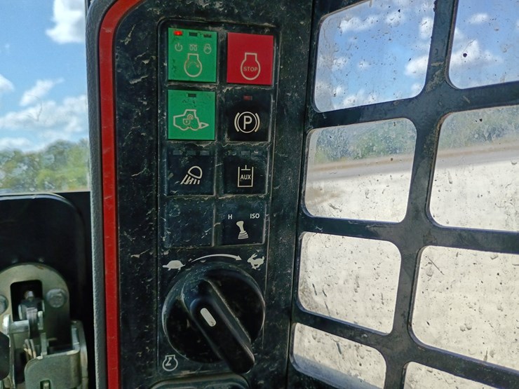2022-bobcat-t66-image-34
