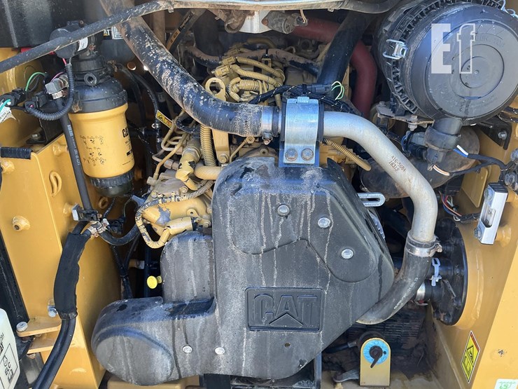 2020-caterpillar-249d3-image-18