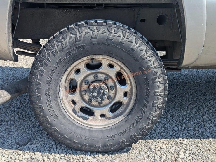 2003-chevrolet-silverado-2500hd-image-11