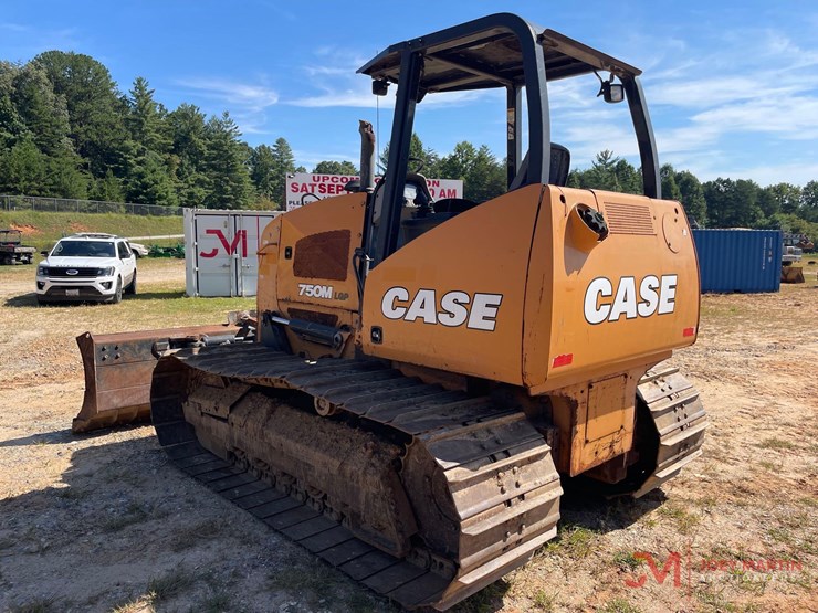 2018-case-750m-lgp-image-5