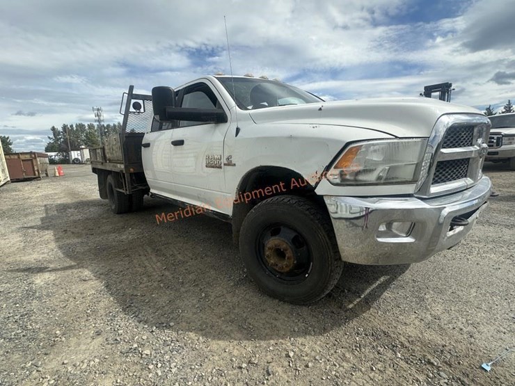 2014-dodge-ram-3500-image-6